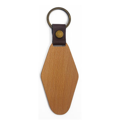 La catena chiave di legno su misura 14g del rombo ha personalizzato la noce incisa di Watel