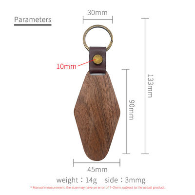 La catena chiave di legno su misura 14g del rombo ha personalizzato la noce incisa di Watel