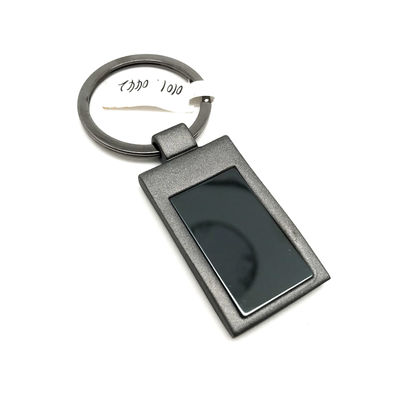Porta chiavi in metallo d'argento con logo personalizzato per le esigenze del cliente