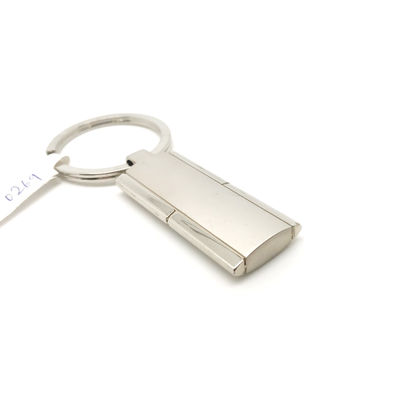Tieni le chiavi al sicuro e organizzate con il nostro porta chiavi in metallo resistente