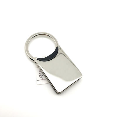 Disponibile come porta chiavi in metallo con logo personalizzato