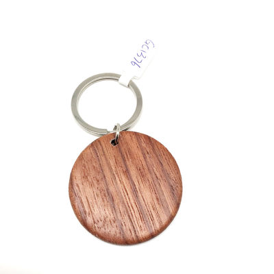 Portachiavi in legno monogrammatici eco-compatibili per decorazioni eleganti