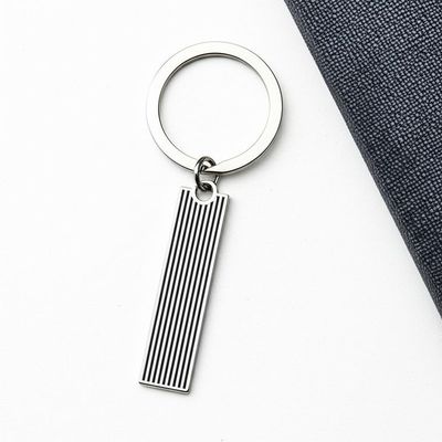 Prezzo buono Customizable Designer Keychain with Zinc Alloy Material OEM/ODM in linea