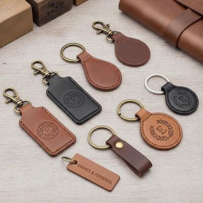 Prezzo buono Portachiavi portachiavi in pelle con incisione laser Personalizzazione del logo Scegliere incisione o incisione perfetto per eventi e personali in linea