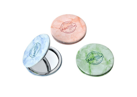 Prezzo buono L'unità di elaborazione d'argento del cosmetico di struttura dello smalto del compatto del regalo di marmo dello specchio riveste di pelle pieghevole in linea